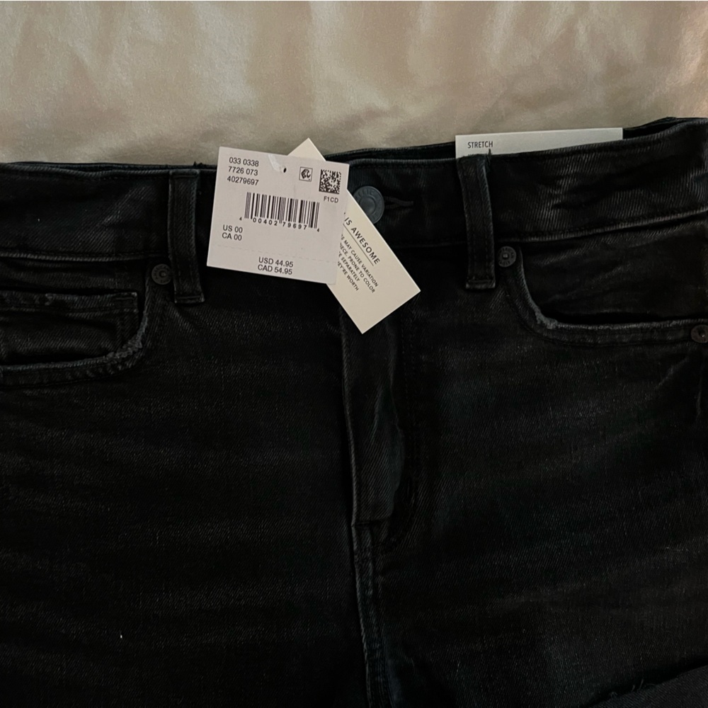 NWT! Deep black American Eagle stretch Mom Shorts